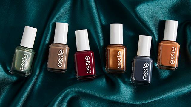 Essie Polish Wrapped in Luxury Holiday Winter 2022 Collection